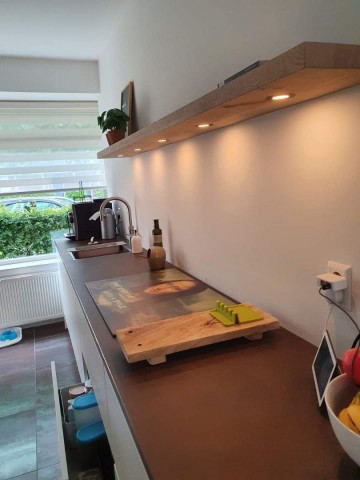 Blinde wandplank met led spots 1