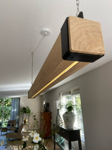 Eiken balklamp op maat met led strip philips heu