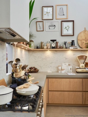 Eiken hoekopstelling wandplanken eiken met led keuken verlichting 0