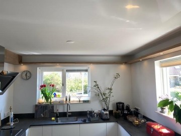 Eiken wandplank met led strip 1