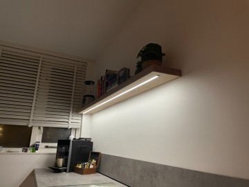 Eiken wandplank met ledstrip 0