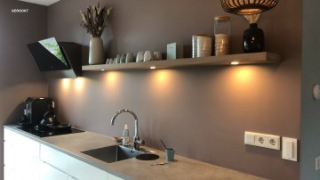 Gerookt eiken wandplank met verlichting 0 1