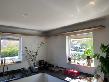 Hoekopstelling eiken wandplanken met led