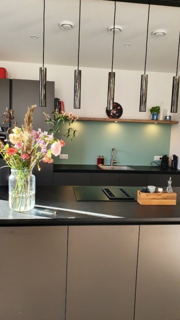 Massiefe eiken plank met led spots 1