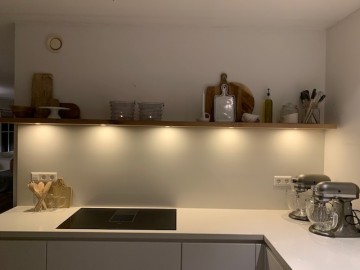 Wandplank met dimbare led strip schuifdeur totaal 0