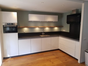 Wandplank met spotjes keuken 1