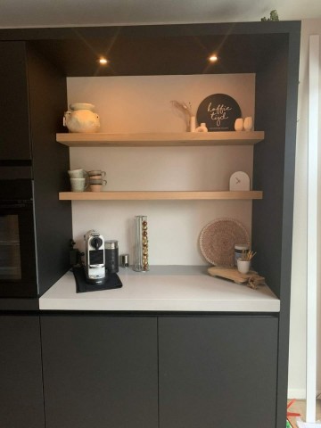 Wandplank strak koffiecorner