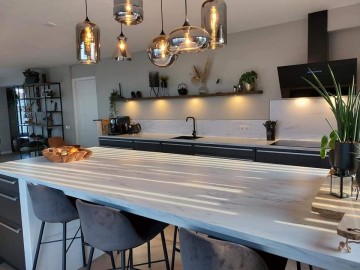 Zwevende eiken boekenplank met led 0